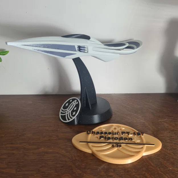 Mô hình tàu chiến Pterodon 1:30 (The Orville) để bàn in 3D - Image 13