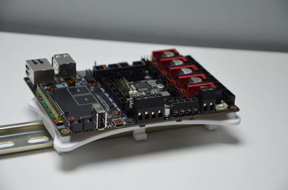 Giá đỡ DIN Rail cho bo mạch BIGTREETECH Manta M5P (3D Printing) - Image 1