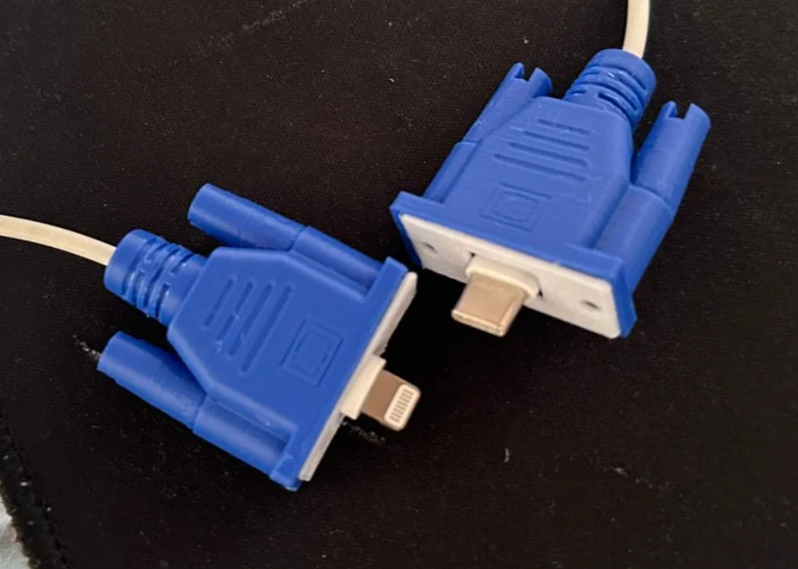 Vỏ bọc đầu cáp sạc USB-C/Lightning phong cách VGA Retro (3D Print) - Image 1