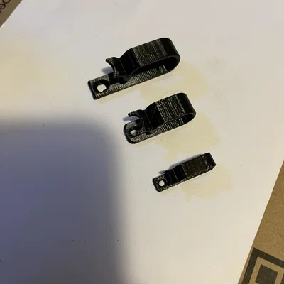 Clip na kabel ruzne (Kẹp/holder giữ dây cáp nhiều phiên bản)