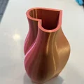 Bình hoa trái tim Valentine xoắn nhẹ - Thumbnail 3