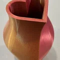 Bình hoa trái tim Valentine xoắn nhẹ - Thumbnail 4