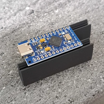 Kẹp giữ pin header để hàn (Pin header holder for soldering)