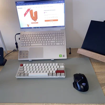 Kẹp/Giá giữ cáp – Sắp xếp dây gọn gàng cho bàn làm việc