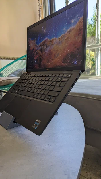 Kệ Đỡ Laptop (Laptop Stand) Một Mảnh - Image 1