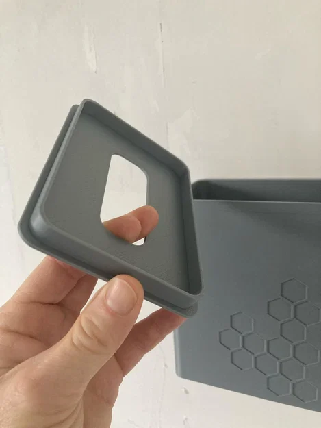 Thùng rác treo tường cho mẩu filament, có nắp tháo rời, dễ gỡ khỏi tường - Image 4
