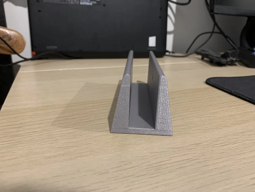 Giá đỡ laptop dạng đứng in 3D: Giải pháp tối ưu không gian bàn làm việc - Image 1