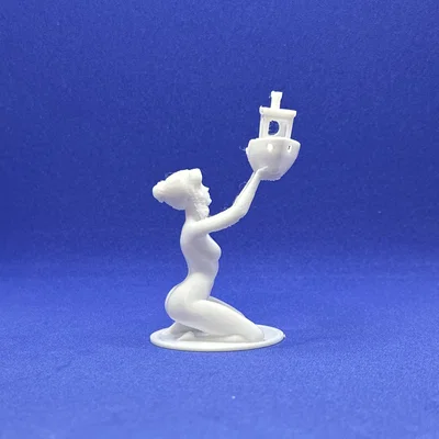 Mô hình nghệ thuật Women and Benchy trang trí bàn làm việc