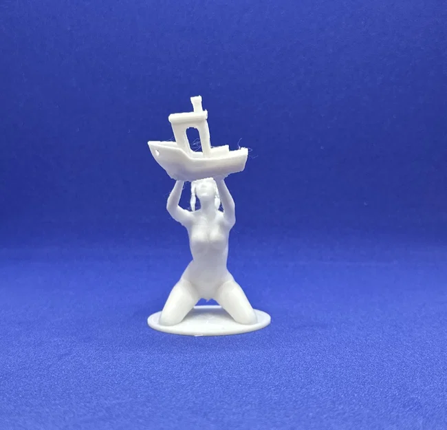 Mô hình nghệ thuật Women and Benchy trang trí bàn làm việc - Image 5