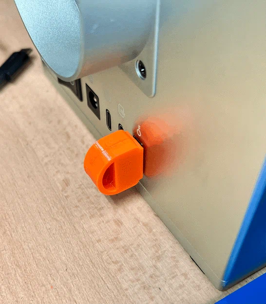 Nắp bảo vệ khóa USB an toàn cho máy khắc laser XTool F1 - Image 2