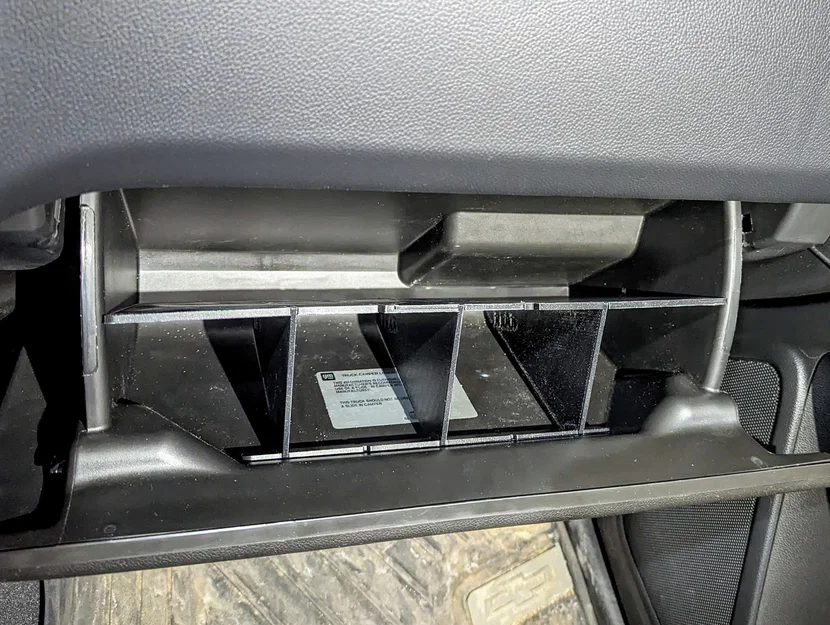 Khay chia ngăn hộc đựng đồ (glovebox) Colorado/Canyon 2015–2022 - Image 5