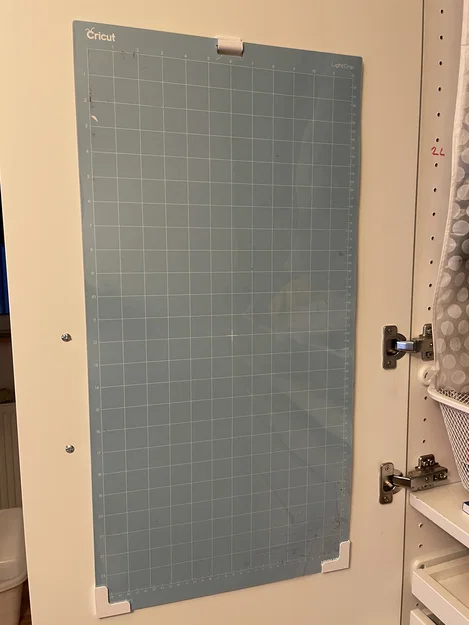 Bộ giá đỡ tấm cắt Cricut (Cricut Cutting Mat Holder) in 3D - Image 1