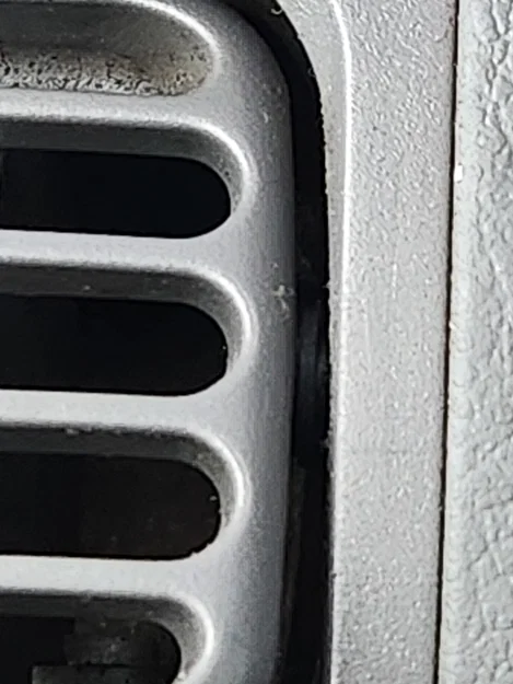 Miếng chêm khe gió A/C Toyota Corolla 2003-2008 - Image 1