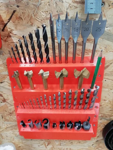 Bộ giá treo mũi khoan gắn tường thông minh giúp không gian làm việc ngăn nắp - Image 1