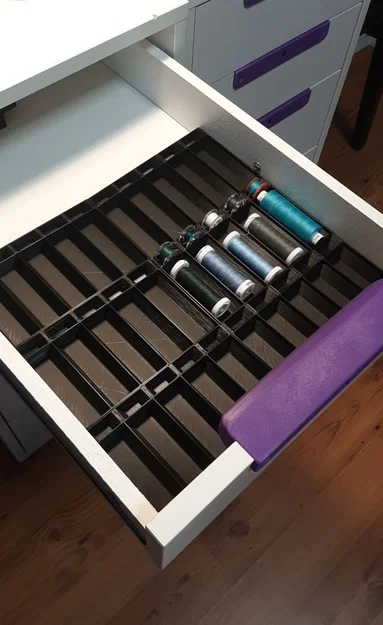 Insert cuộn chỉ may (bobbins) kèm holder cuộn & roll holder, tùy biến cho mọi ngăn kéo - Image 2