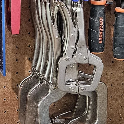 Giá treo tường kìm bấm (Welding Clamp / Vise Grip Holder)