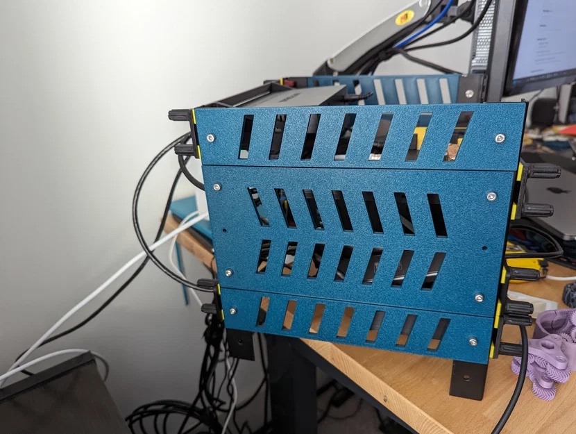 Panel bên hông 6U cho tủ rack 10 inch (Hỗ trợ gắn quạt) - Image 1