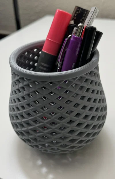 Ống Cắm Bút Spiral Sweep (Spiral Sweep Pencil Holder) - Image 1
