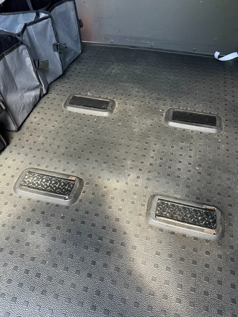 Nắp che điểm bắt ghế sau cho T5 Transporter - Image 1