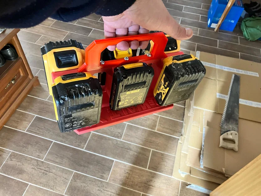 Giá treo và khay đựng pin DeWalt - Giải pháp gọn gàng cho xưởng - Image 1