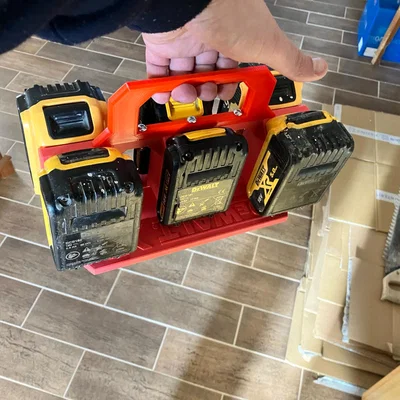 Giá treo và khay đựng pin DeWalt - Giải pháp gọn gàng cho xưởng