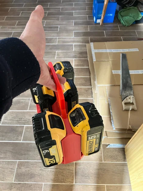 Giá treo và khay đựng pin DeWalt - Giải pháp gọn gàng cho xưởng - Image 2