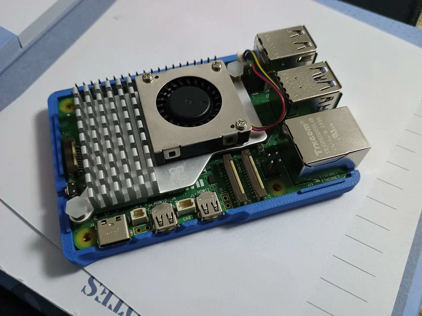 Vỏ bảo vệ Raspberry Pi 5 với thiết kế ốc vít và lỗ gắn nhiệt chắc chắn - Image 9