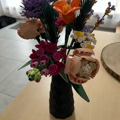 Bình hoa trang trí hiện đại cho bộ sưu tập LEGO Flowers