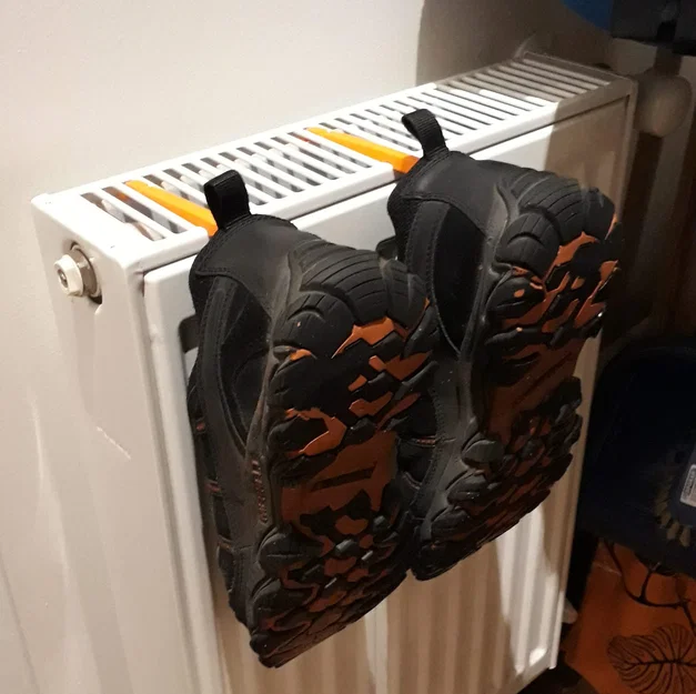 Sušák na boty / Máy sấy giày (Shoe dryer) - Image 1