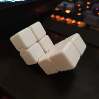Infinity Cube - Đồ chơi xả stress thông minh in 3D siêu thú vị
