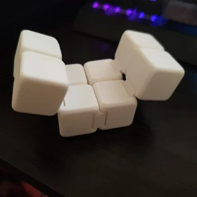 Infinity Cube - Đồ chơi xả stress thông minh in 3D siêu thú vị