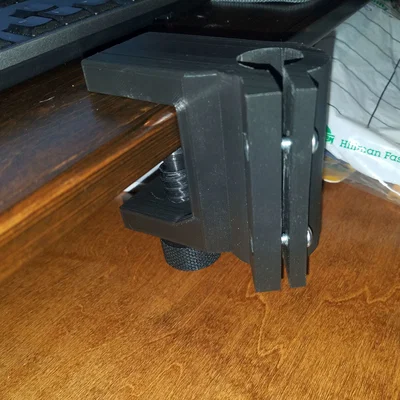 Kẹp bàn kèm cùm gắn ống PVC (Desk Clamp with Pipe Clamp Attachment)