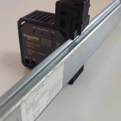 Ngàm gắn DIN rail cho module công tắc & dimmer Schneider Wiser