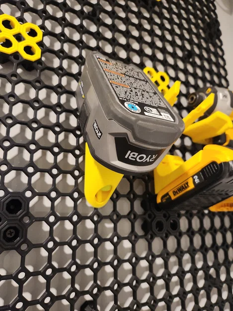 Giá treo pin Ryobi 18V cho hệ thống bảng Multiboard - Image 1
