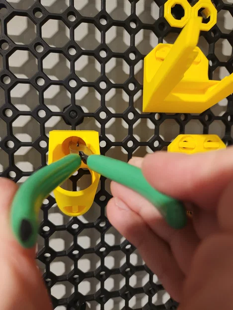 Giá treo pin Ryobi 18V cho hệ thống bảng Multiboard - Image 3
