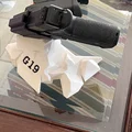 Đế giữ súng Glock 19 thiết kế hình đá độc đáo cho đầu giường - Thumbnail 3