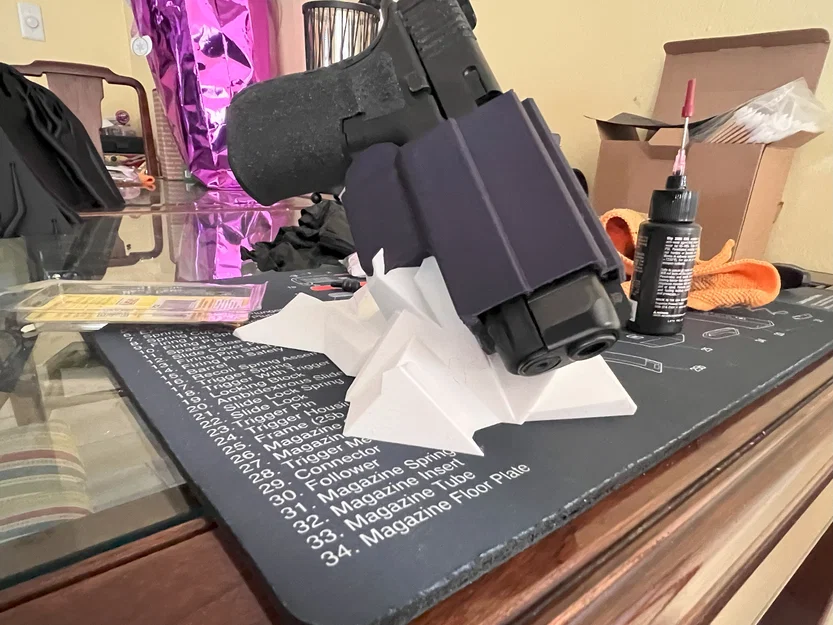 Đế giữ súng Glock 19 thiết kế hình đá độc đáo cho đầu giường - Image 4
