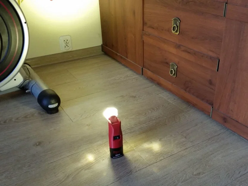Đèn pin Milwaukee M12 đầu chỉnh góc (dùng bóng LED MR16) - Image 5