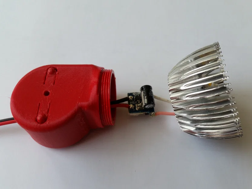 Đèn pin Milwaukee M12 đầu chỉnh góc (dùng bóng LED MR16) - Image 9