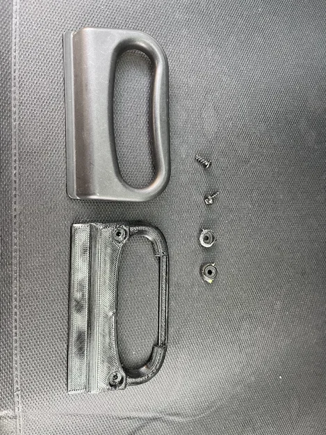 Phần đáy tay nắm rèm cốp BMW 3 E46 - Image 1