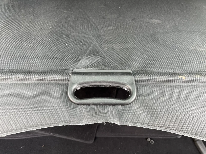 Phần đáy tay nắm rèm cốp BMW 3 E46 - Image 4