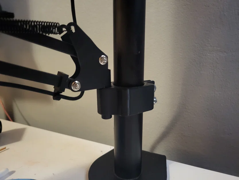 Giá treo micro gắn cột màn hình 3D - Tiết kiệm không gian bàn làm việc - Image 1