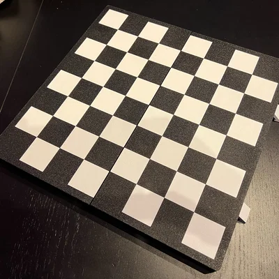 Bàn cờ vua gập có ngăn chứa quân (Chess board with storage compartment)