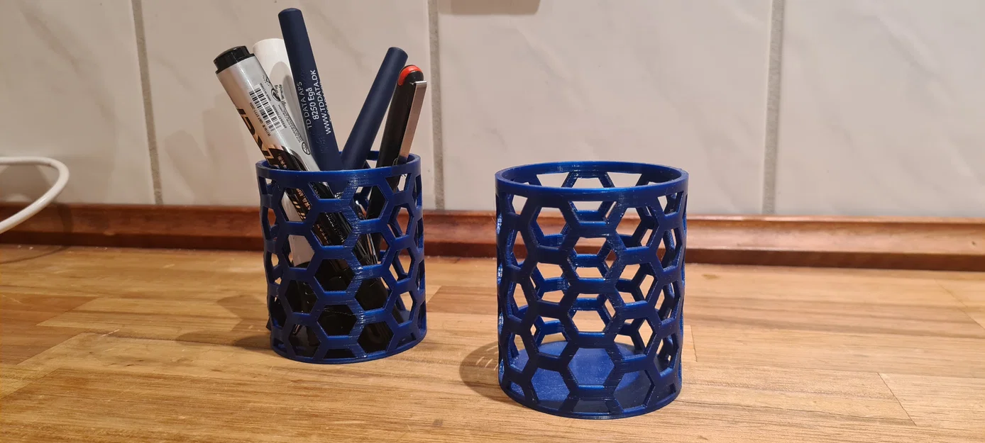 Ống đựng bút chì (pencil holder) trang trí, tối giản nhựa - Image 1