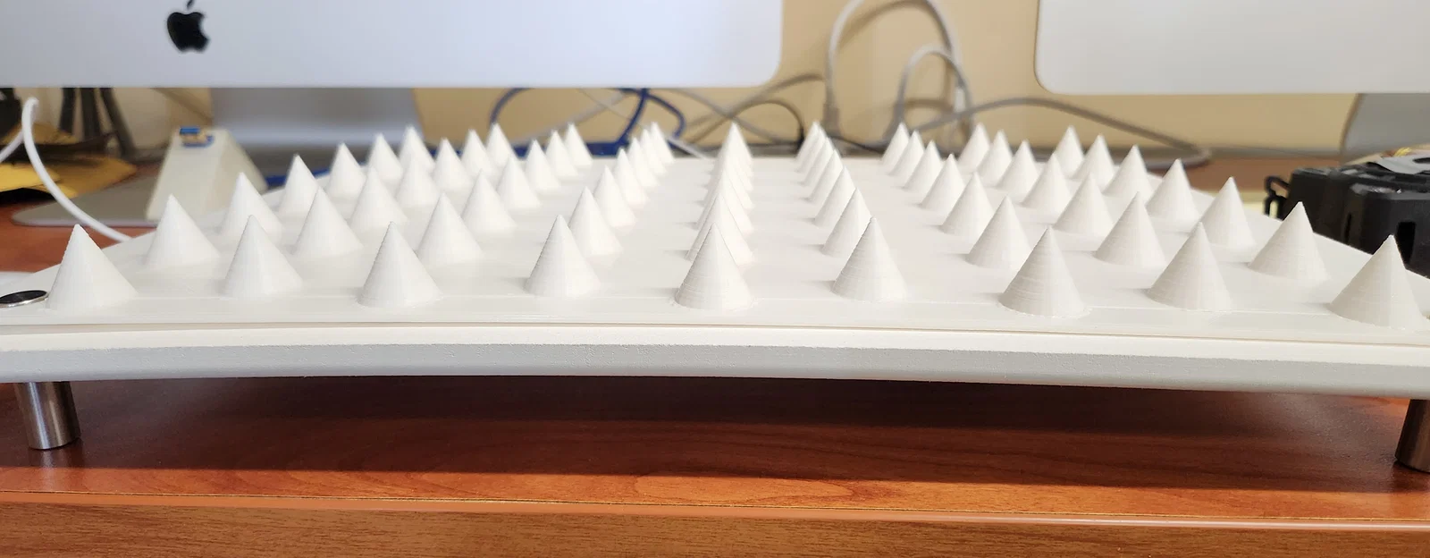 Tấm lót gai nhựa chống mèo (Cat spikes) in 3D ngăn thú cưng hiệu quả - Image 1