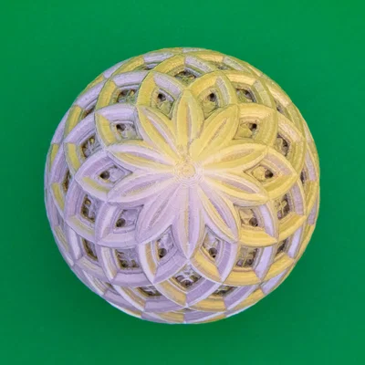 Trứng Phục Sinh Lattice 2024