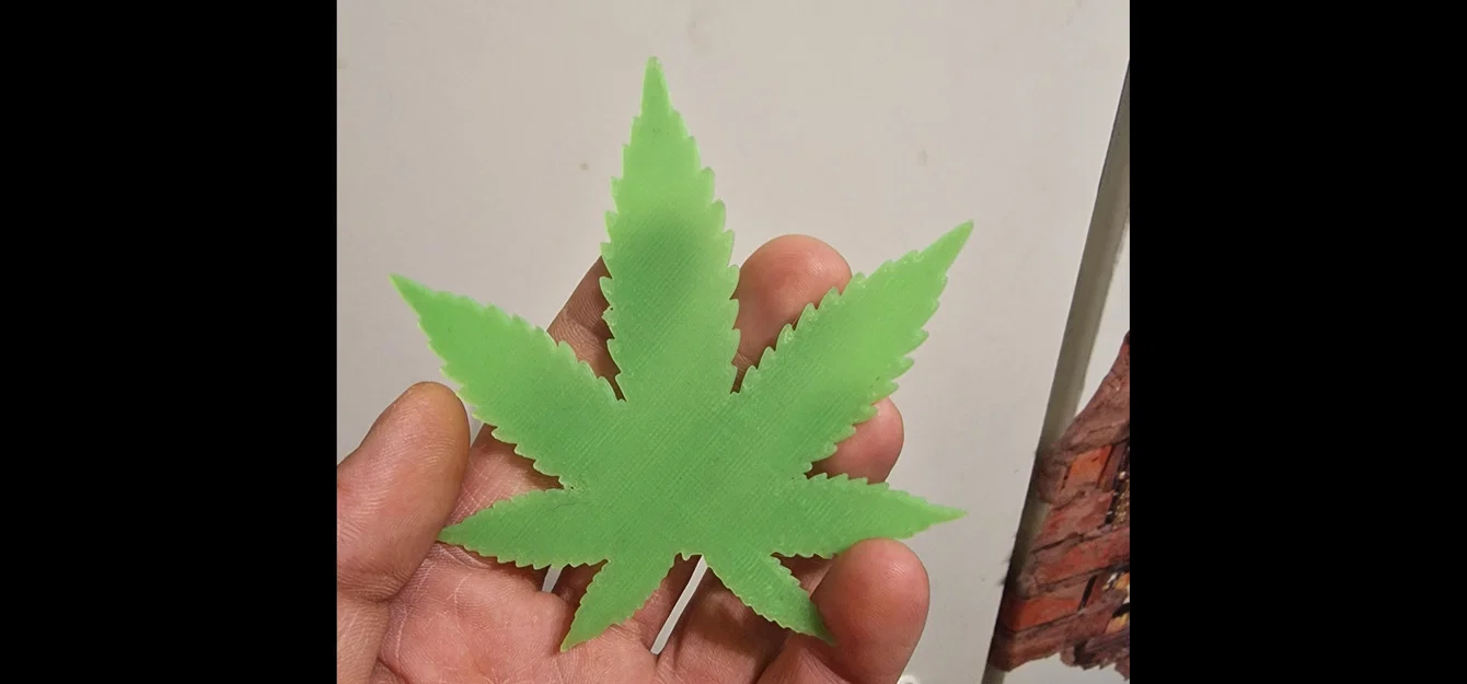 Mô hình lá cần sa phát sáng độc đáo trang trí 3D - Image 2