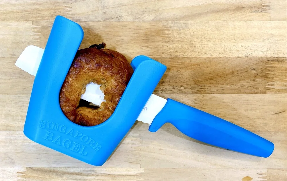 Dụng cụ hỗ trợ cắt bánh mì Bagel (Bagel Slicer) in 3D tiện lợi - Image 1