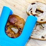 Dụng cụ hỗ trợ cắt bánh mì Bagel (Bagel Slicer) in 3D tiện lợi