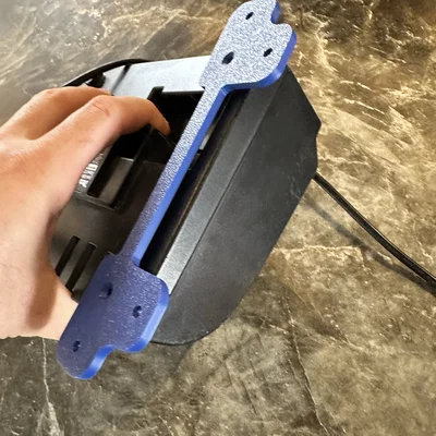 Ngàm treo tường cho sạc pin Makita DC18SD - Tiết kiệm không gian xưởng